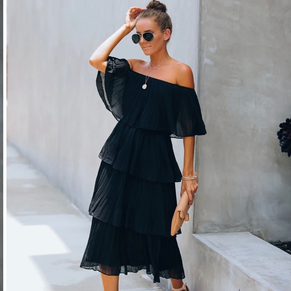 Vici Dolls Bonifacio Tiered Midi Dress